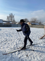 В нашем детском саду появилась лыжня! В нашем детском саду появилась лыжня!.